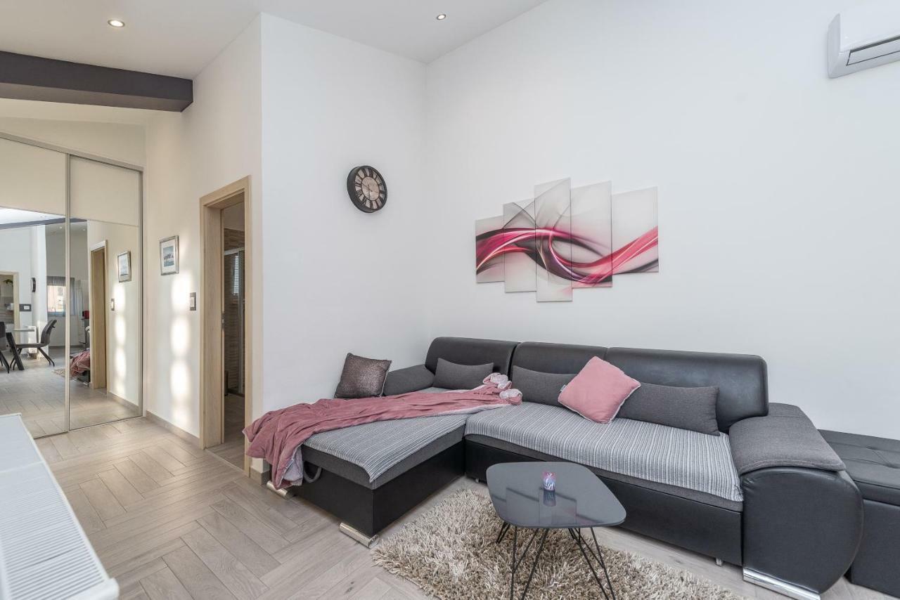 Apartments Luky Zára Kültér fotó
