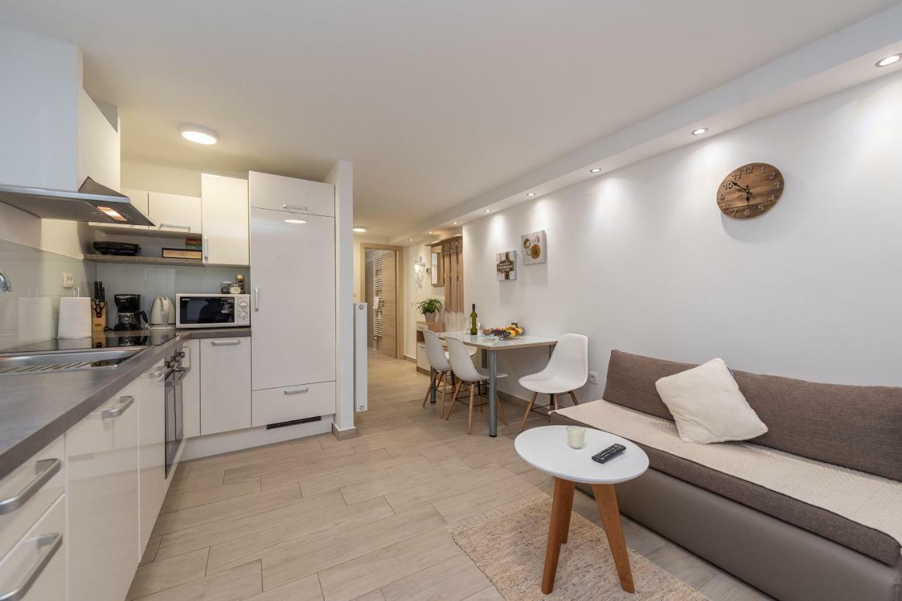 Apartments Luky Zára Kültér fotó