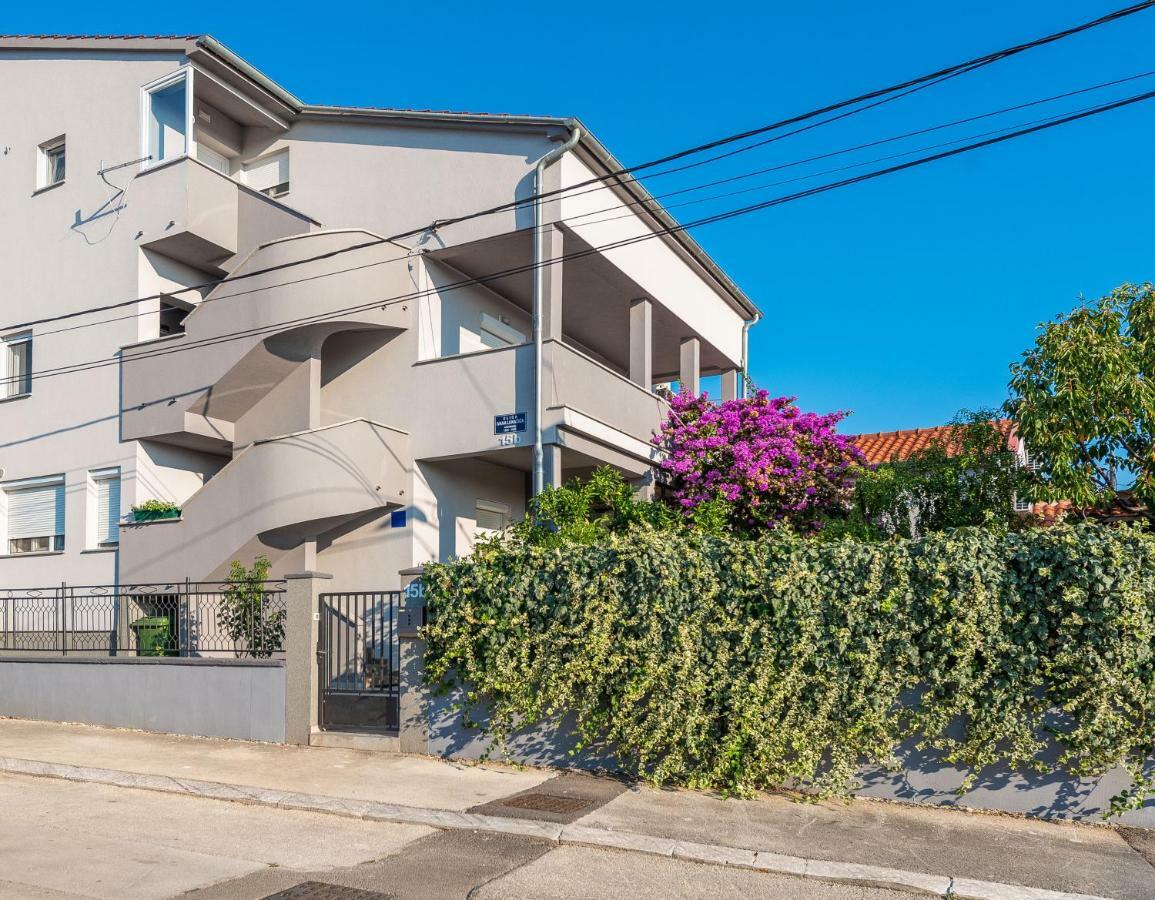 Apartments Luky Zára Kültér fotó
